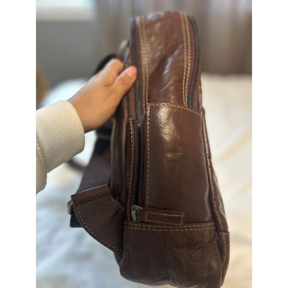 Jack Georges Voyager Brown Leather Convertible Messenger Bag to Backpack. Pre-ow - Picture 6 of 15